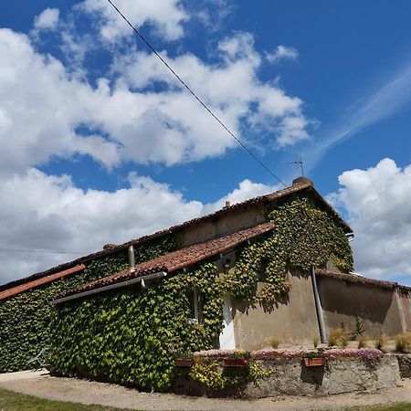 Maison Au Calme Avec Vue Etang Clesse  Esterno foto
